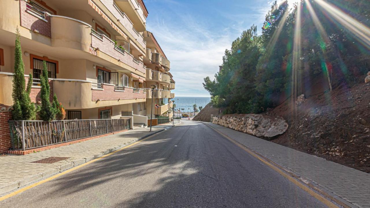 797 Holiday Rentals- Piso con amplia terraza a solo 1 min de la playa Benalmádena Exterior foto